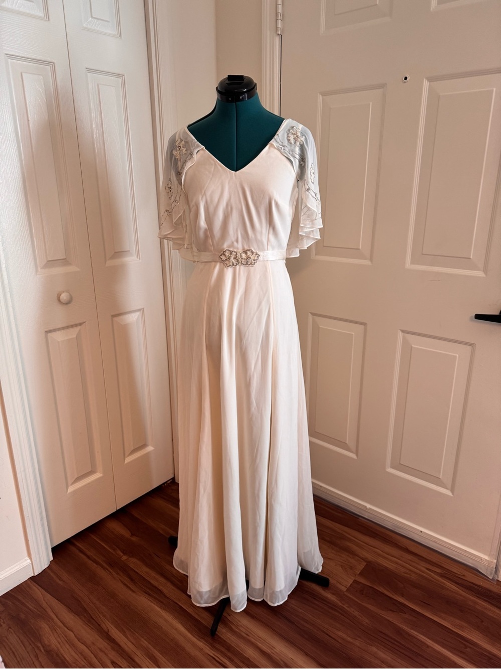 Elegant Cream V-Neck Chiffon Maxi Dress with Embellished Waist